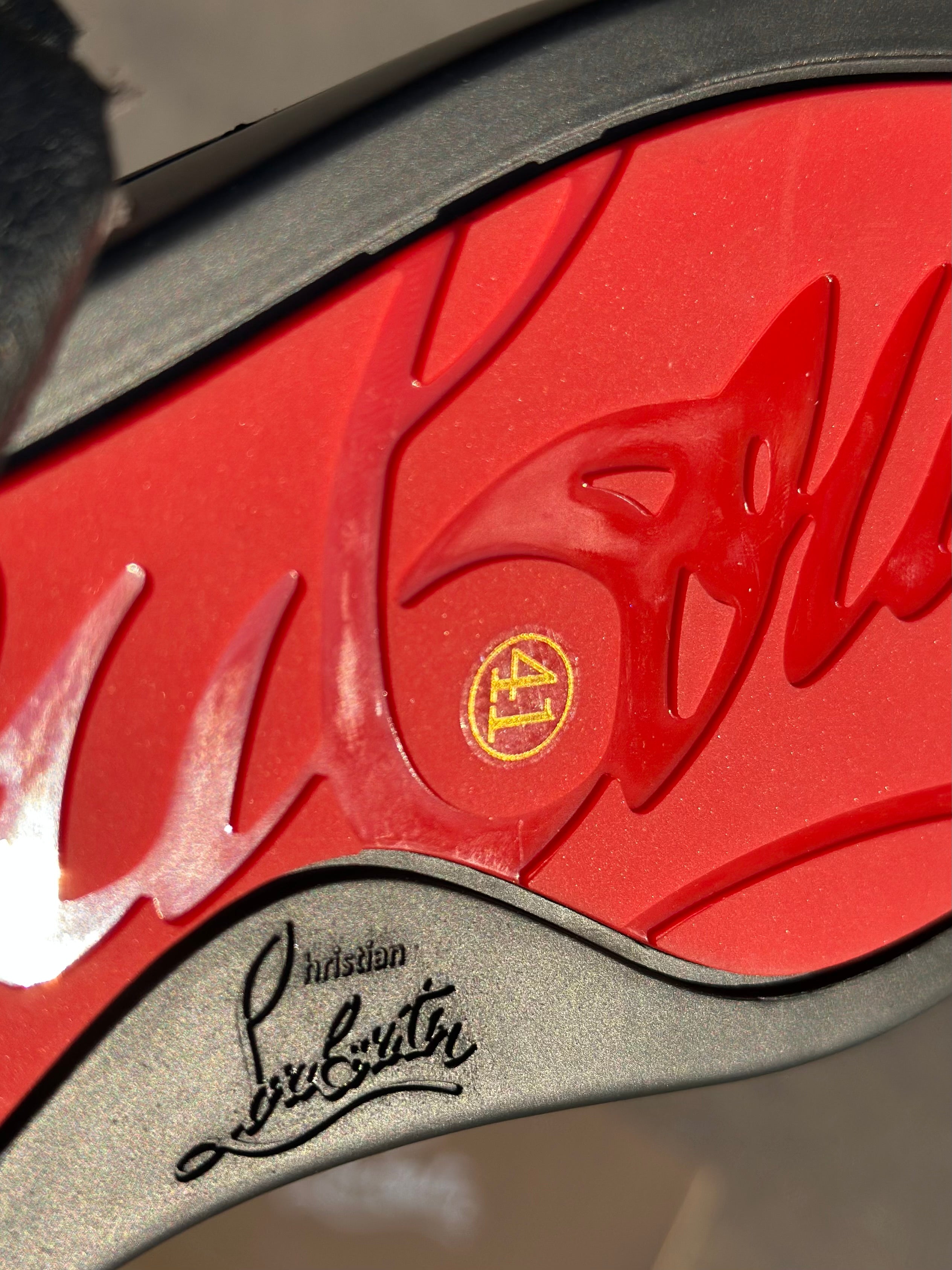 Louis Junior -  Christian Louboutin France - noir vernis